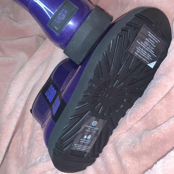 SOLD! UGG mini classics clear - Picture 8 of 10